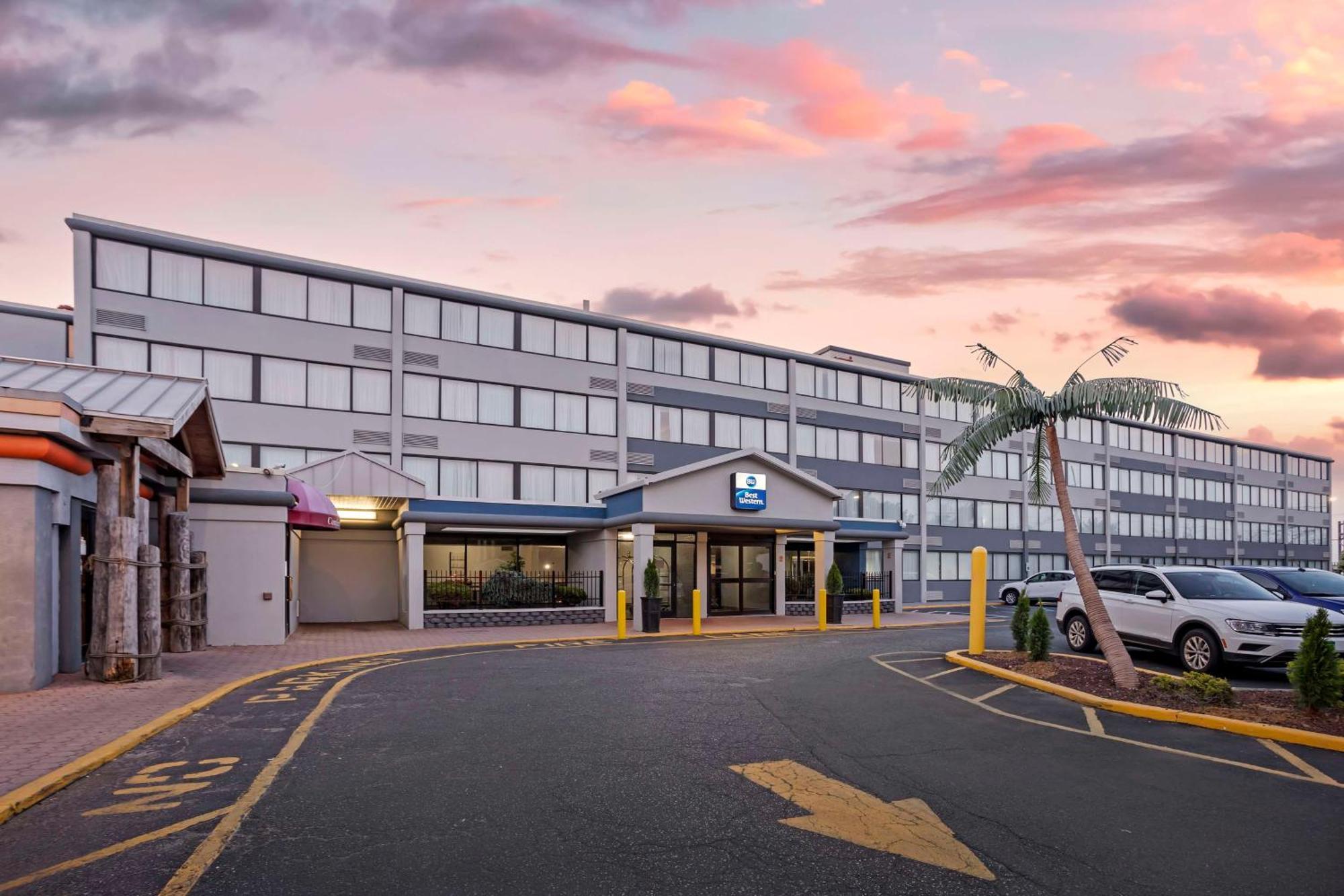 Best Western Rutgers University Hotel Ист-Брунсвик Экстерьер фото