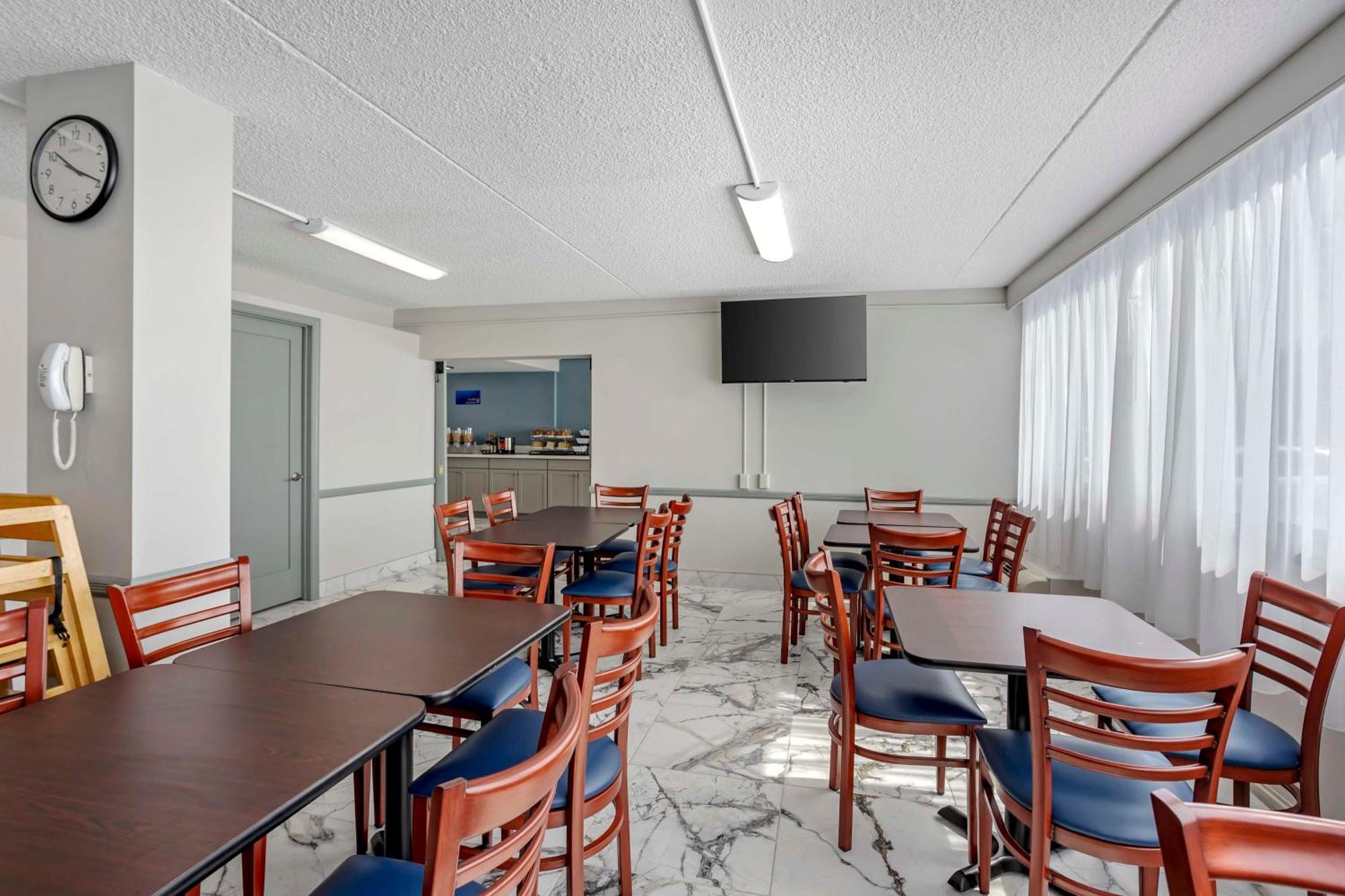 Best Western Rutgers University Hotel Ист-Брунсвик Экстерьер фото