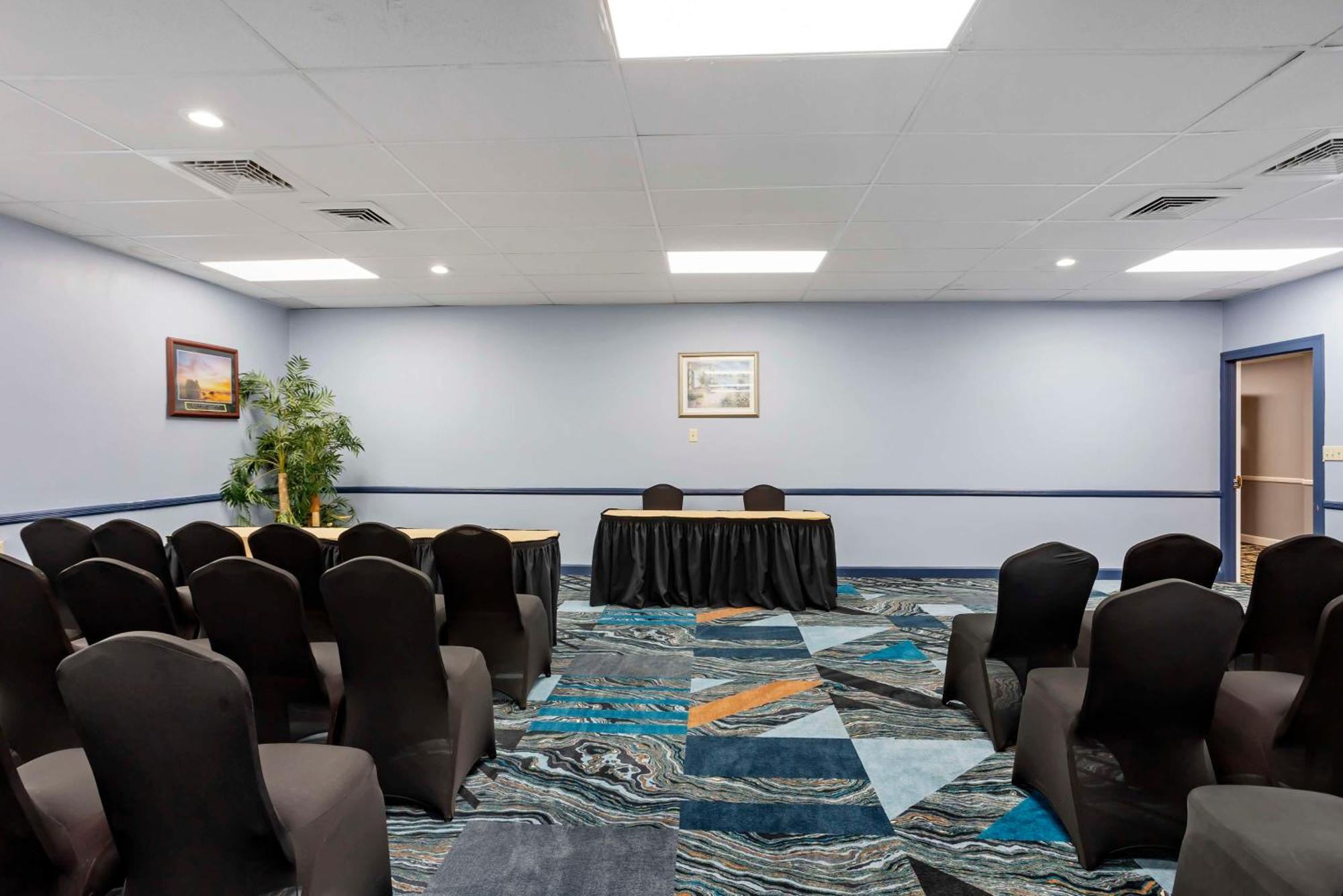 Best Western Rutgers University Hotel Ист-Брунсвик Экстерьер фото