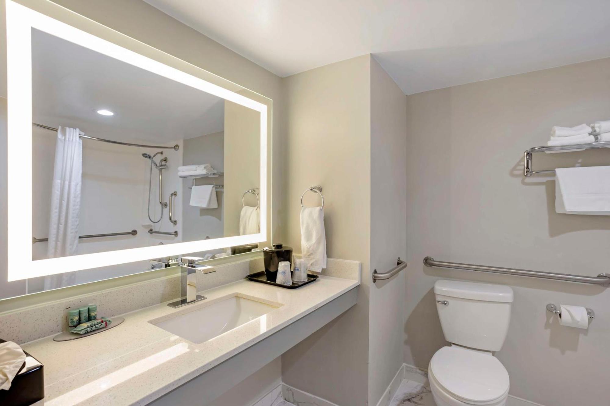 Best Western Rutgers University Hotel Ист-Брунсвик Экстерьер фото