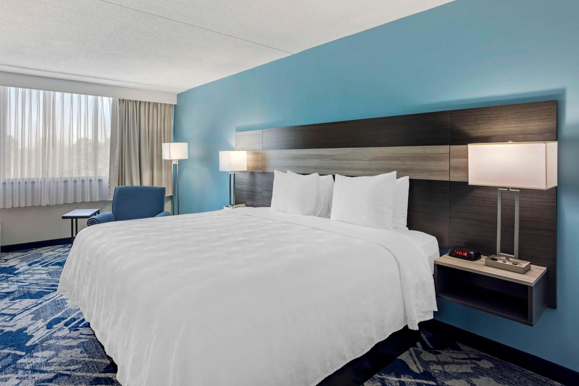 Best Western Rutgers University Hotel Ист-Брунсвик Экстерьер фото